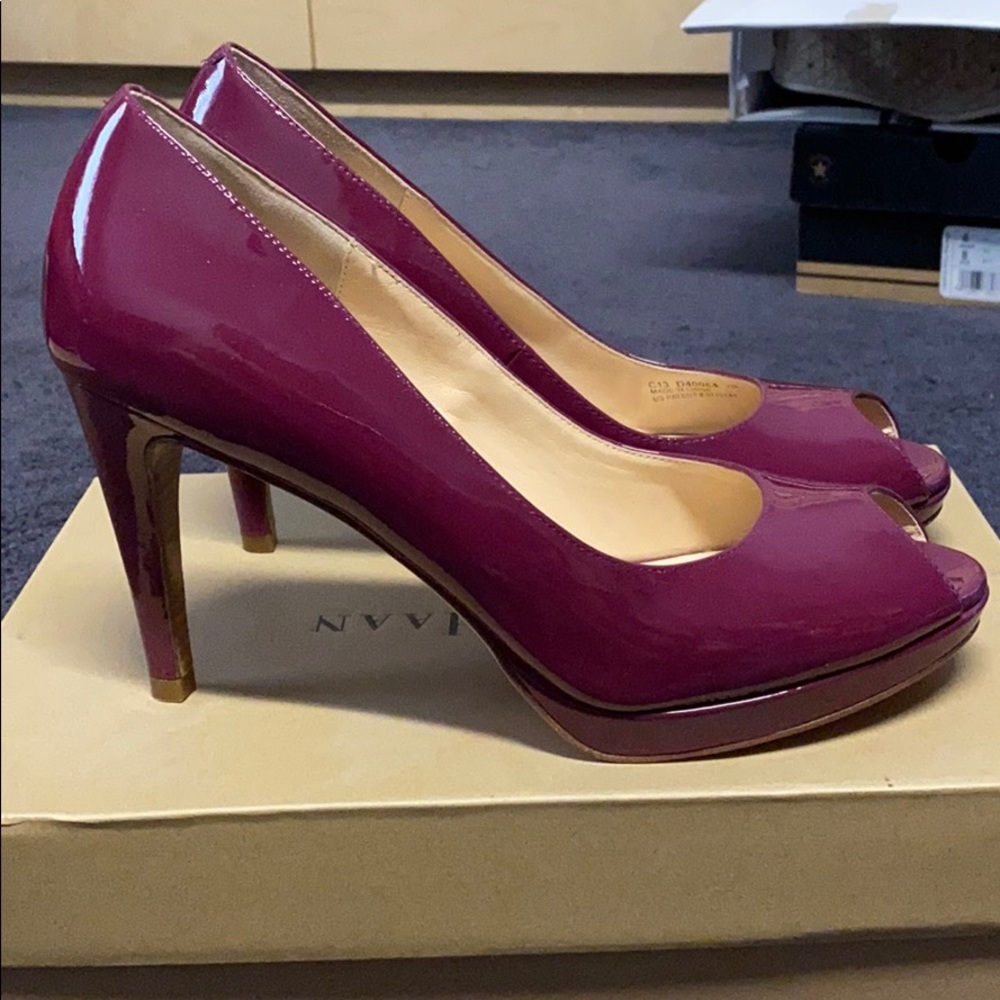 COLE HAAN Chelsea open toe pump